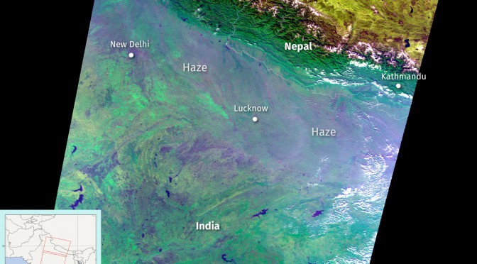 北京（中国）とニューデリー（インド）付近のスモッグ　[観測日: 2015年11月30日、12月4日]